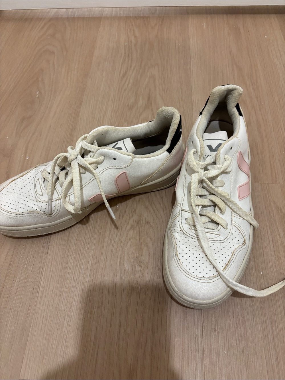 Women's Vejas Cream Lace-Up Sneakers with Pink Accent